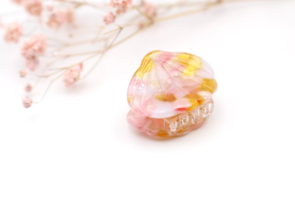 süße kleine Haarspange im Muscheldesign in rosa gold glänzend