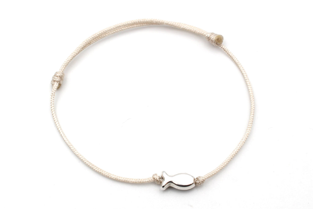 Schiebeknoten Armband Fisch silber und beigem Band