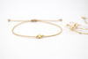 beiges Makramee Armband mit 1 kleinen 4mm Perle aus  925 Sterling Silber vergoldet und geflochtenem Verschluss