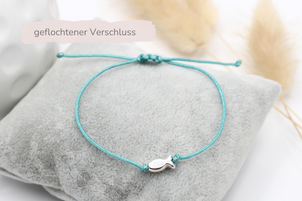 aquamarin farbenes Iyhthys Armband aus Makramee und Fisch silber 