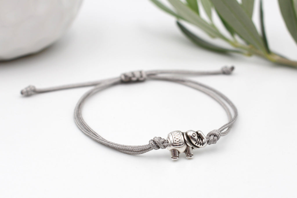graues Makramee Armband mit Elefant und geflochtenem Makramee Verschluss, verstellbar