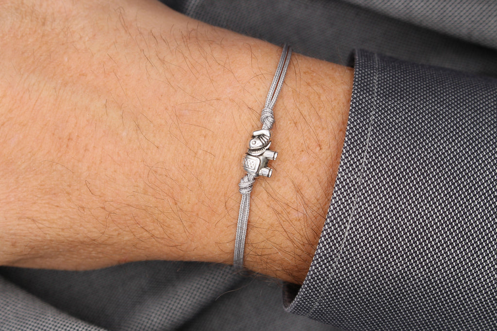 Armband Elefant am Männer Handgelenk getragen