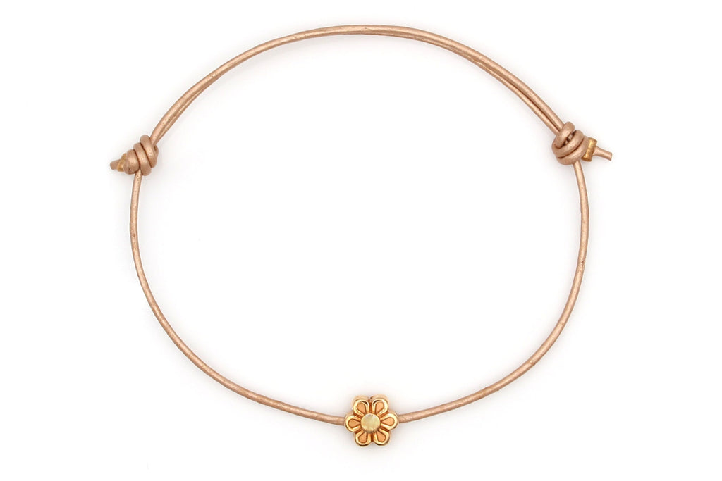 Lederarmband für Damen mit kleiner floralen Blume in rosegold