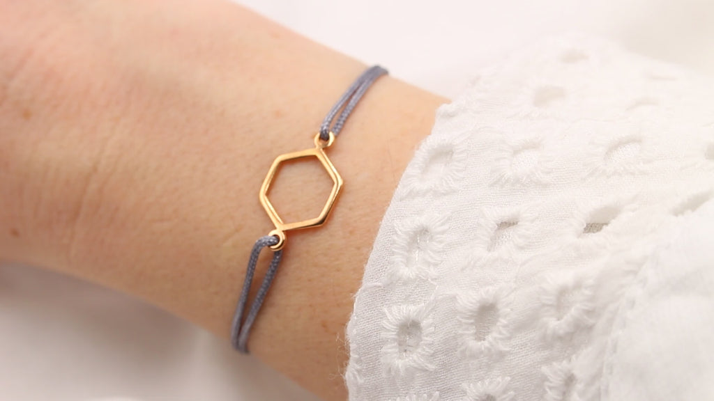 Video Armband Hexagon rosegoldfarben als Makrameearmband dunkel Grau