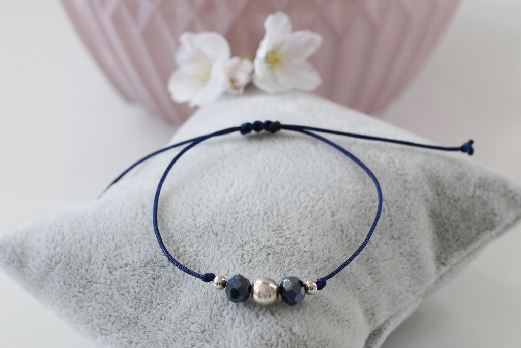 blaues Kugelarmband aus Makramee und 925 Sterling Silber Perlen