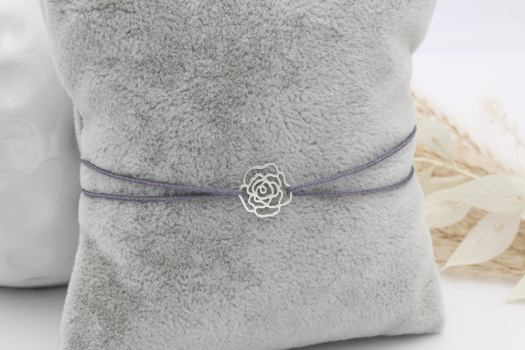 Armband Damen mit floralem Anhänger als kleine Blume