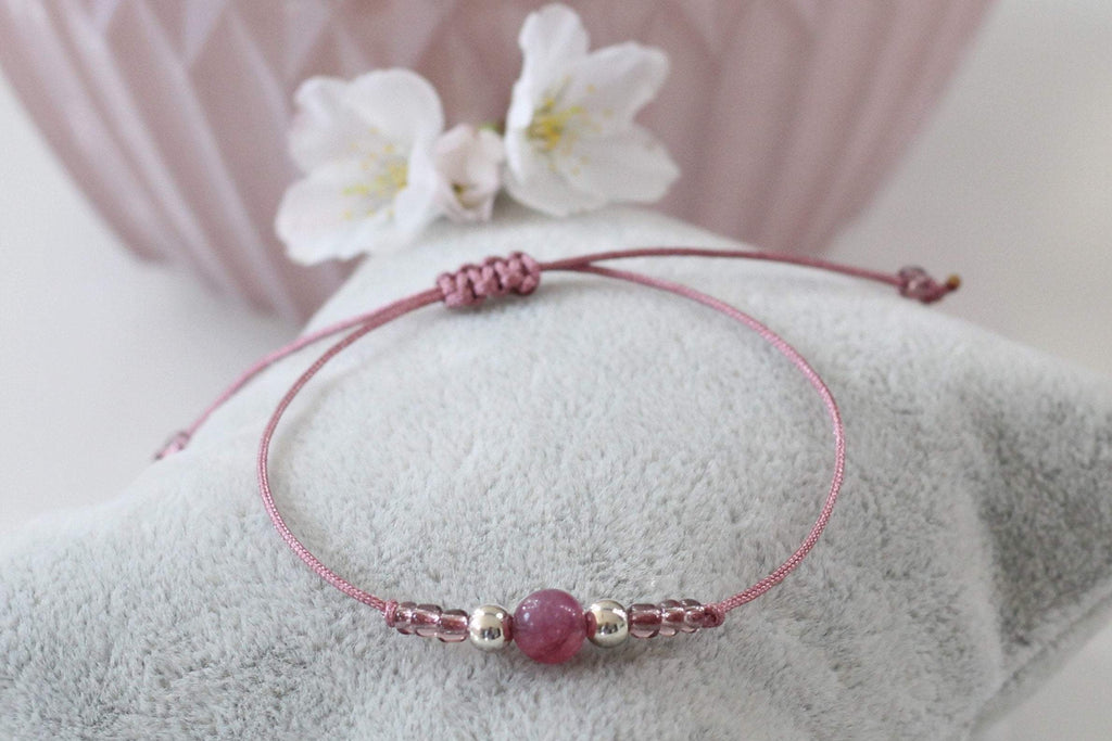 Armband kleine Perlen 925 Sterling Silber im modernen altrose und geflochtenem Makramee Verschluss