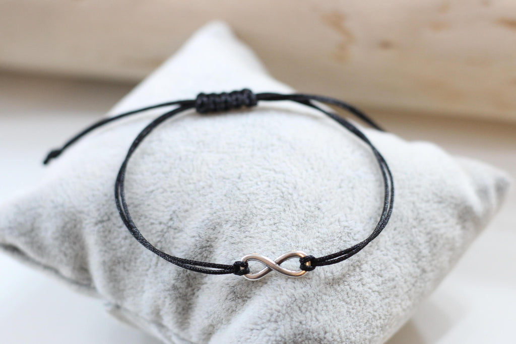 Armband Mann mit Unendlichkeitszeichen in silberfarben im Surfer Style