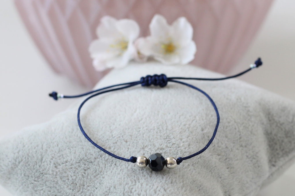 filigranes Armband Perlen 925 Sterling Silber und blauem Makrameeband 