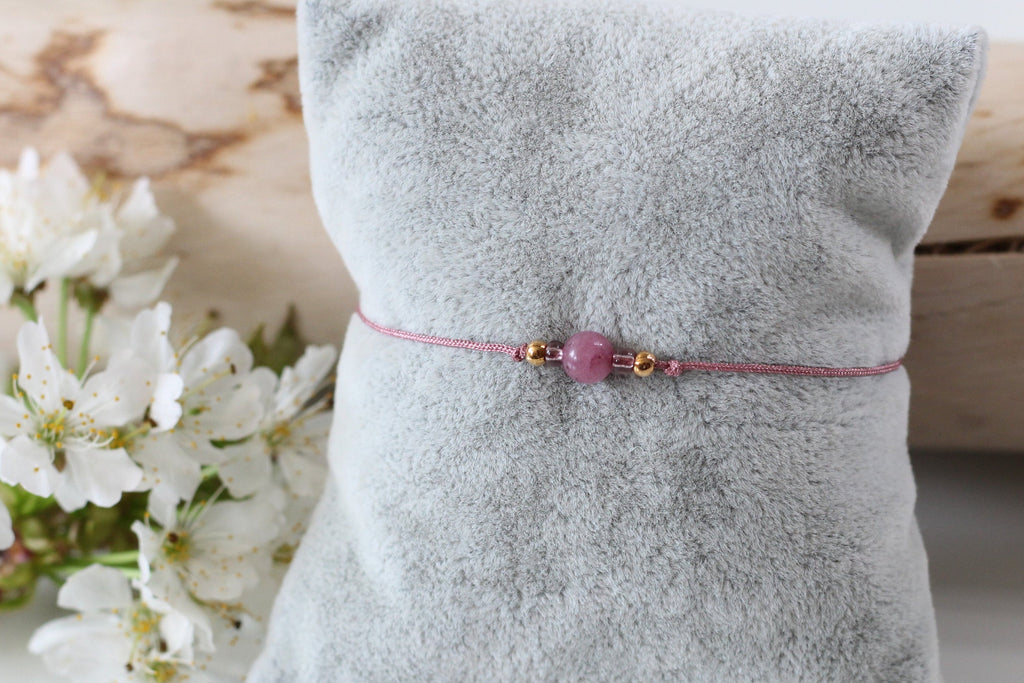 Makramee Armband Damen mit zarter Jade Perle in altrosa