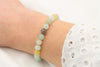 Makramee Armband mit Naturstein Perlen in türkis Grün