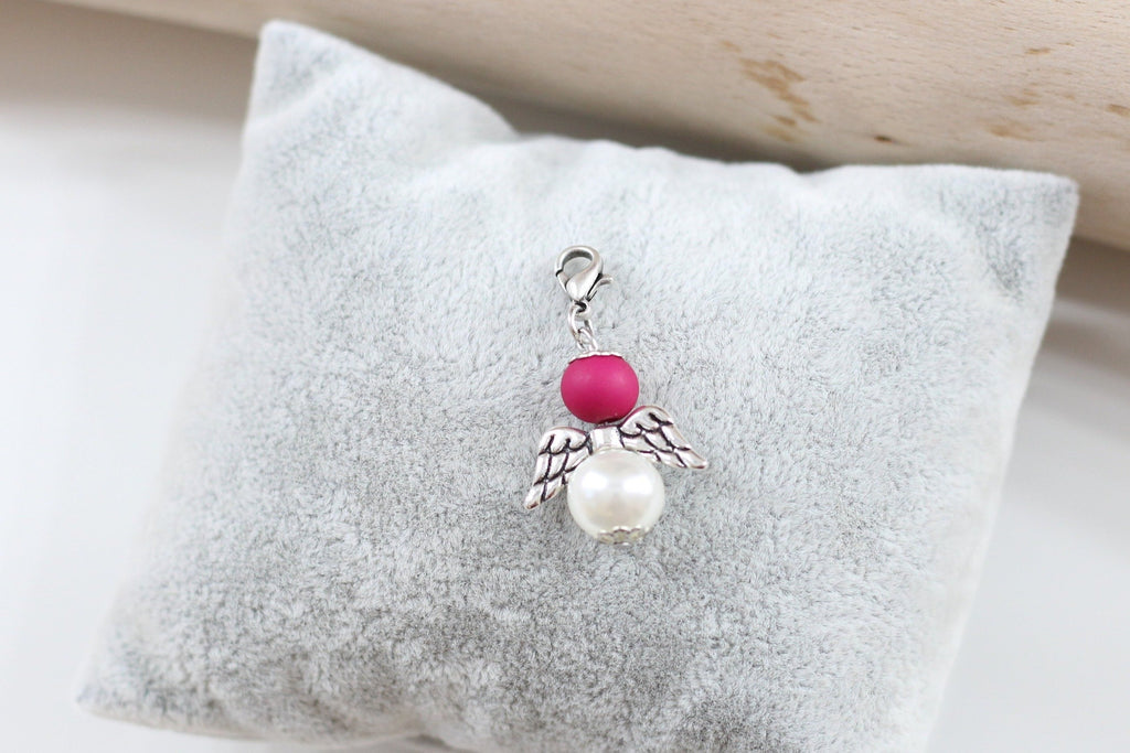 pinker Schutzengel Anhänger aus Perlen als kleines Trauergeschenk und Andenken