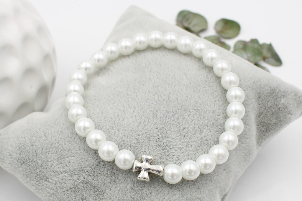 weißes Perlenarmband Kommunion mit Kreuz in silberfarben